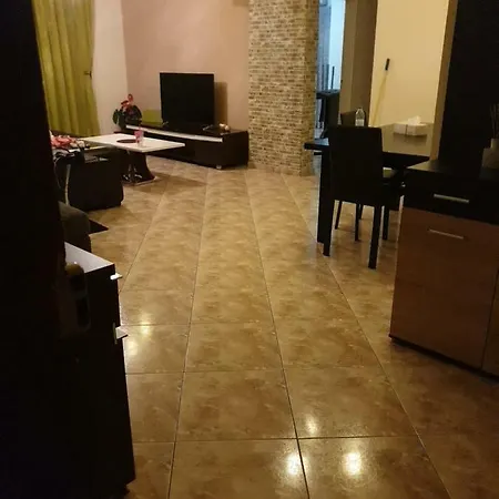 Family شقة لارنكا